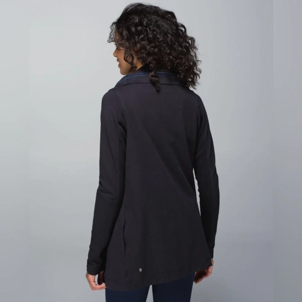 2014 Lululemon Savasana Wrap Jacket Coat Black Size 8 Rare Edition